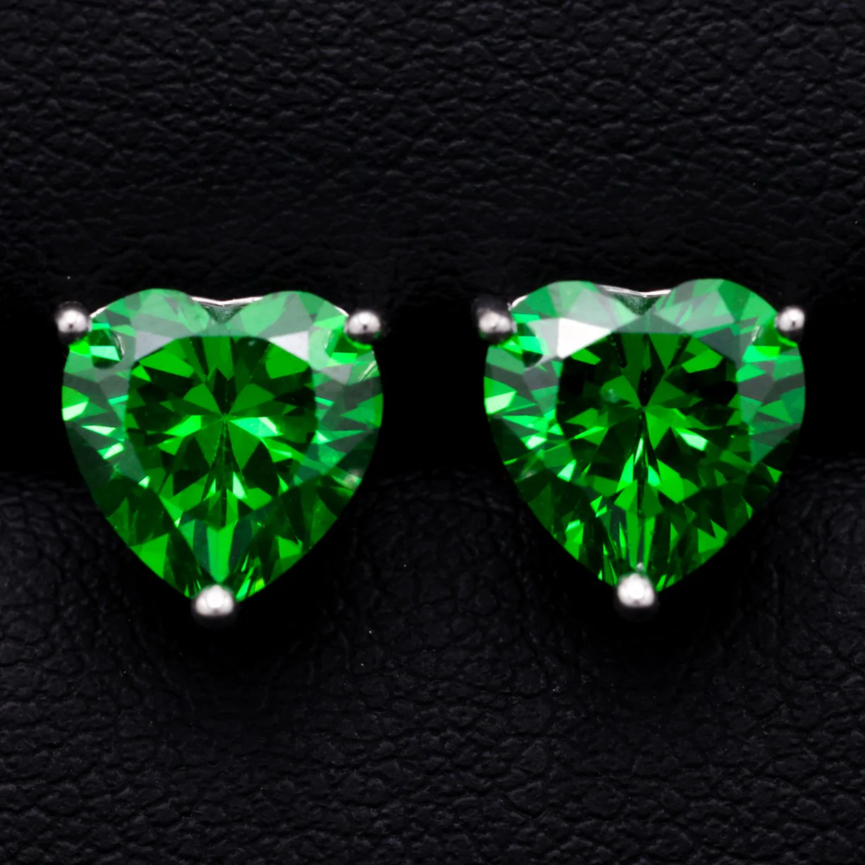 8mm Emerald Heart Cut Diamond Stud Earrings - 925 Silver