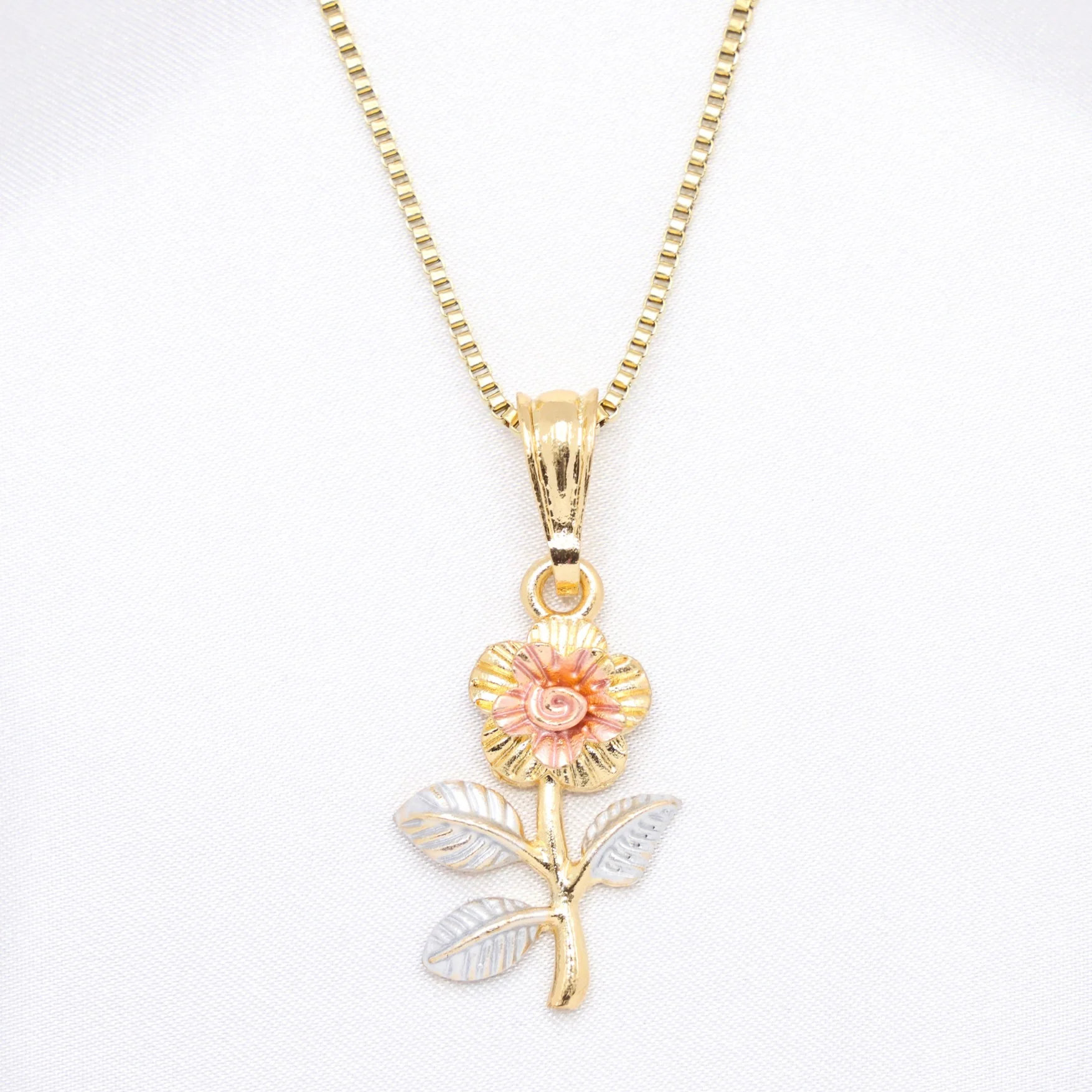 Flower 3 Tone Necklace - Gold - Image 2