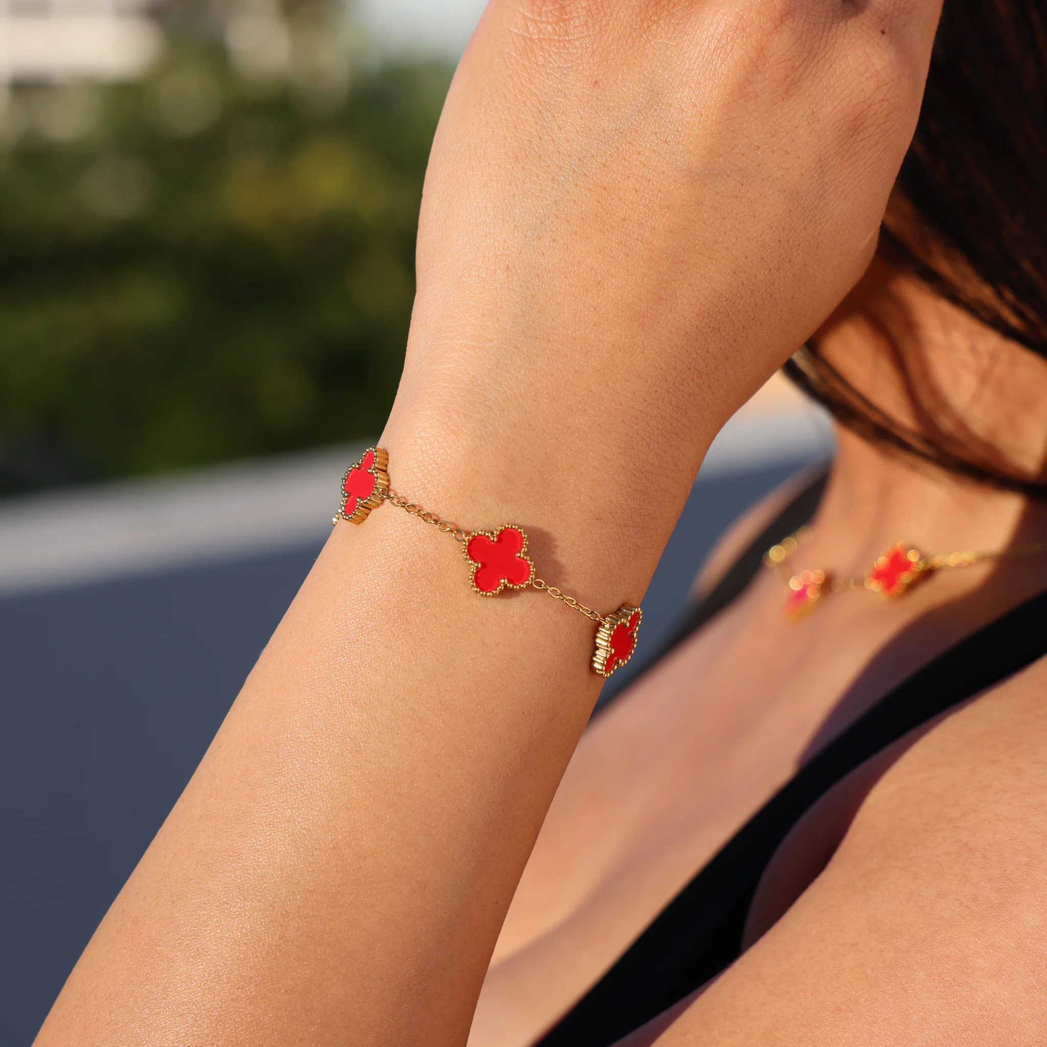 Red Clover Bracelet - Gold - Image 3