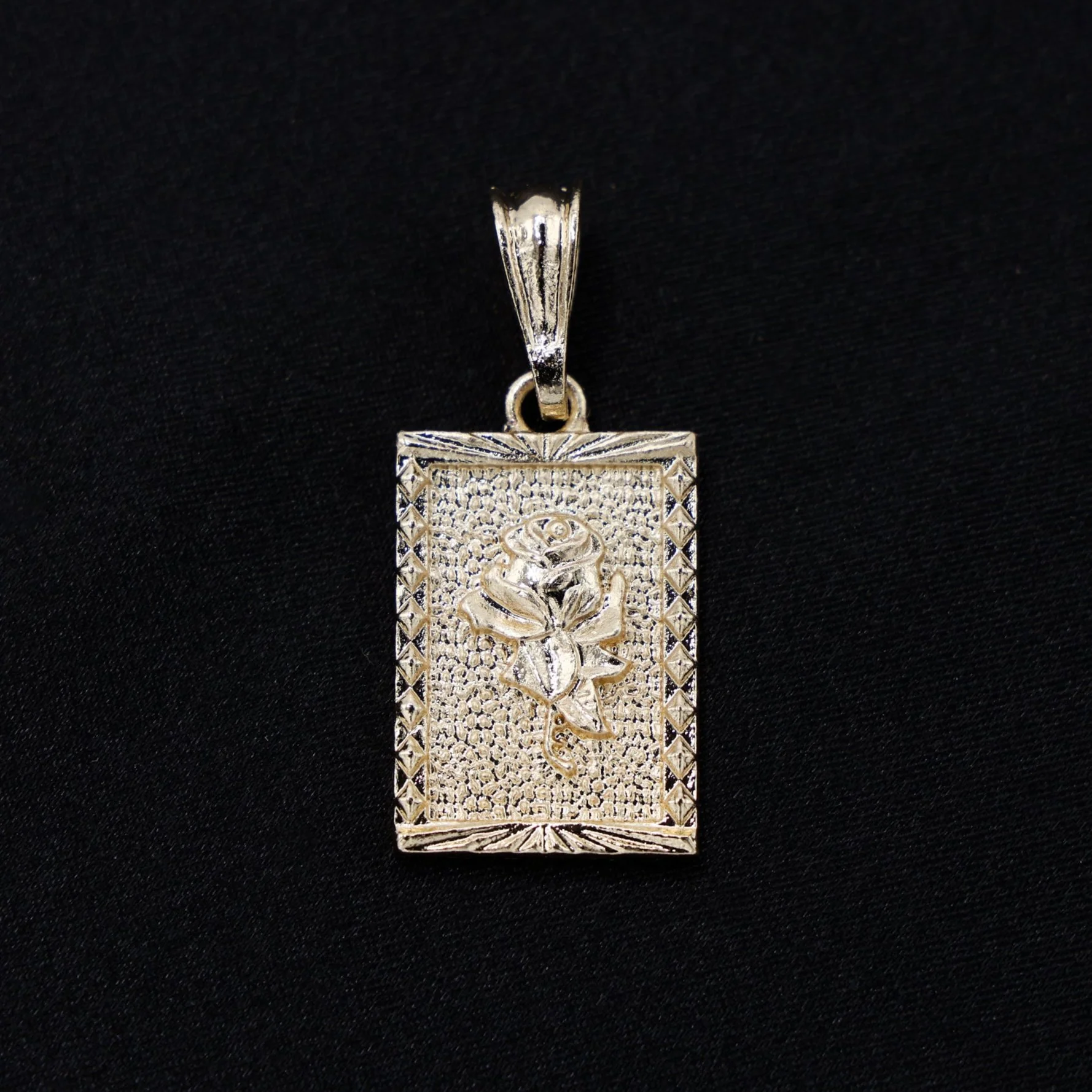 Rose Frame Necklace - Gold