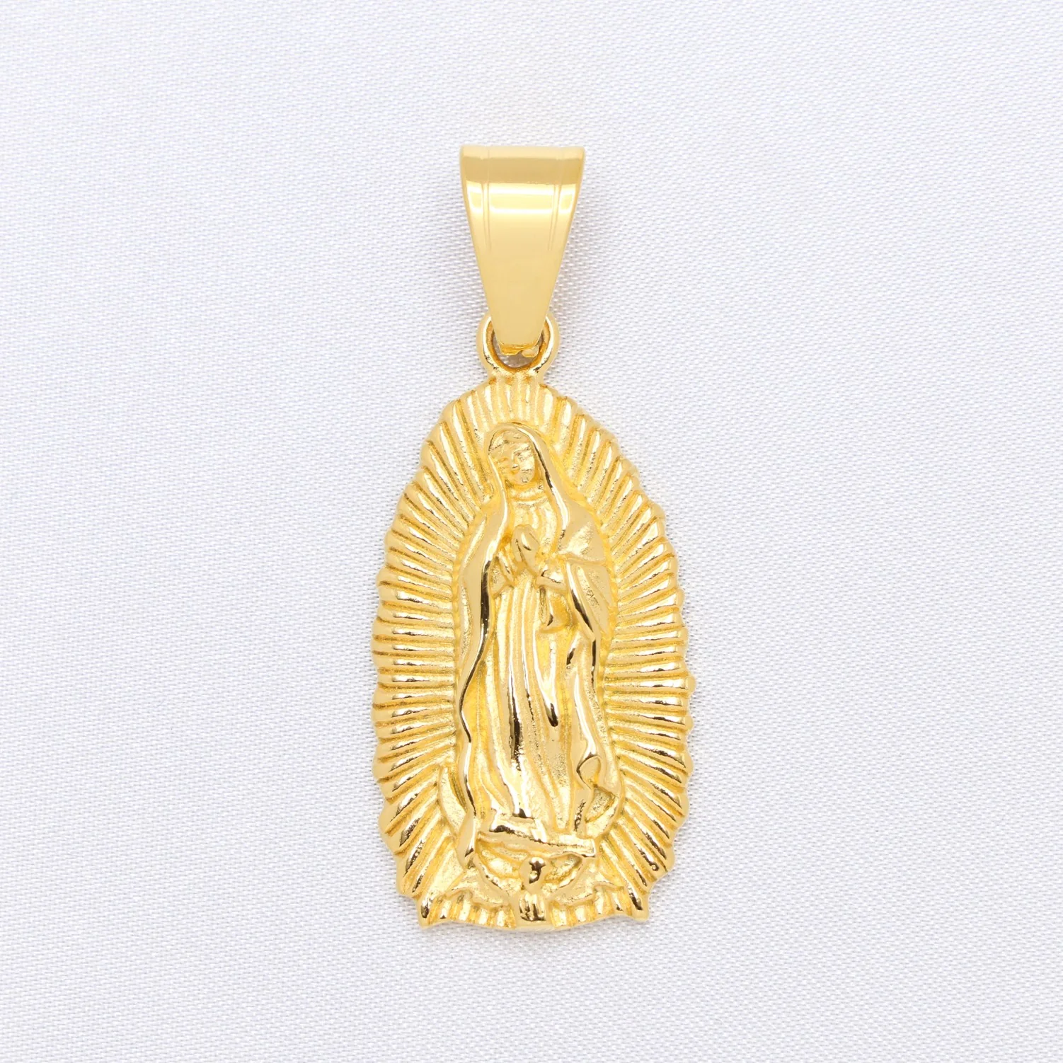 Small lady of Guadalupe Pendant - Gold